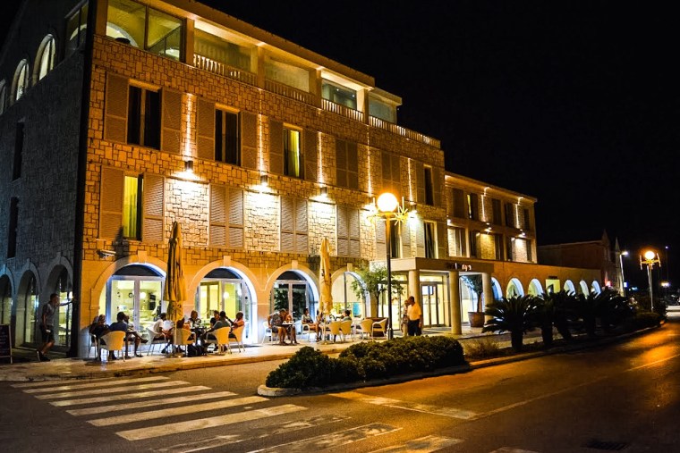 1BDFAC06-A644-4230-9AA7-881D88C9BDDC