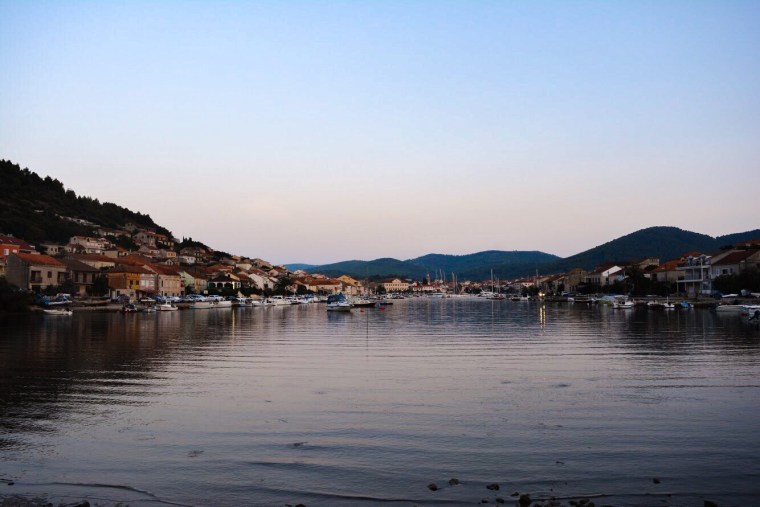 8269607F-3122-4833-954A-2D4D759FF00B